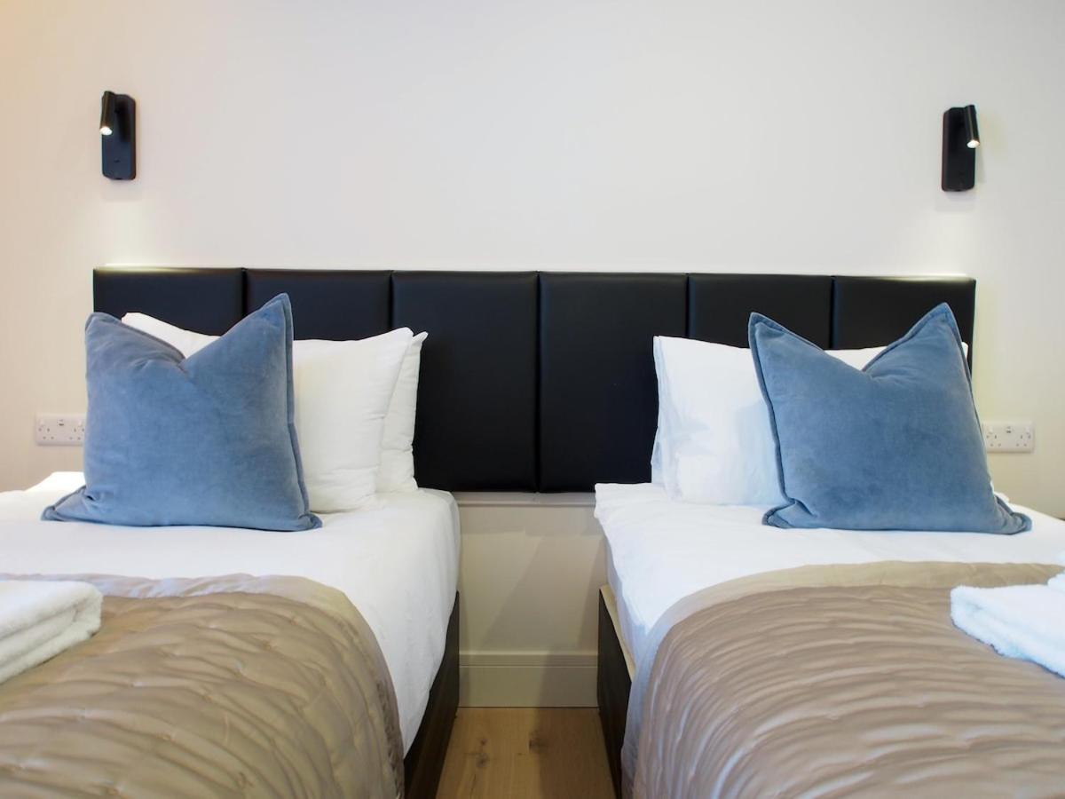 Bright & Airy Mezzanine Loft In - Flat 4, Elgin House * Edinburgh
