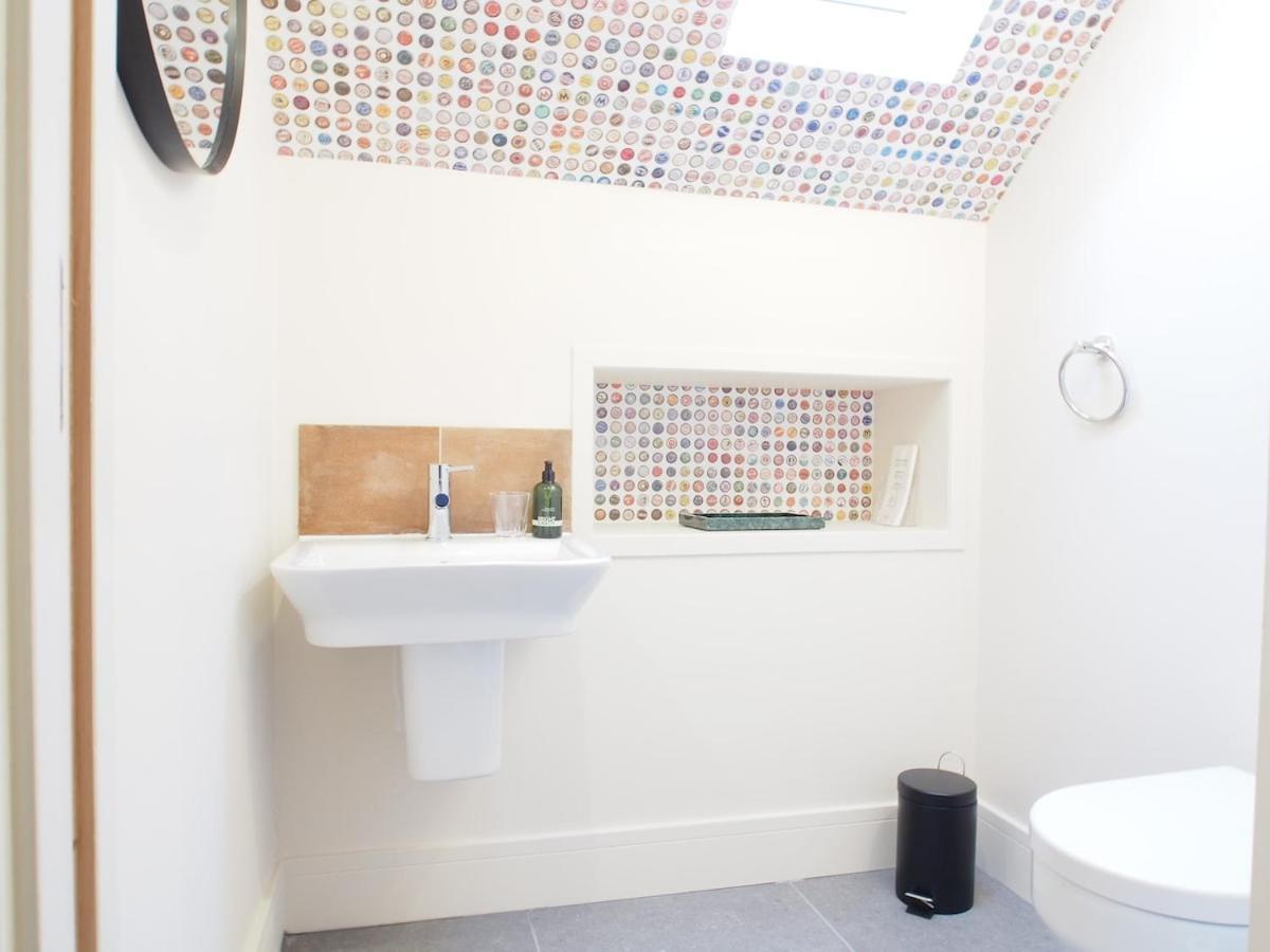 Bright & Airy Mezzanine Loft In - Flat 4, Elgin House * Edinburgh