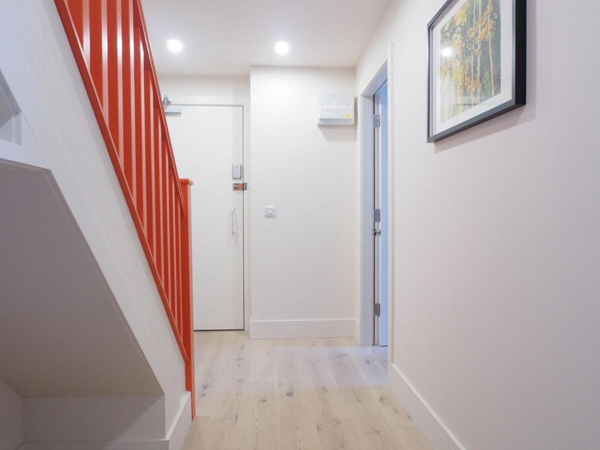 Bright & Airy Mezzanine Loft In - Flat 4, Elgin House * Edinburgh